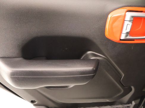 Used 2023 Jeep Gladiator Willys image 17