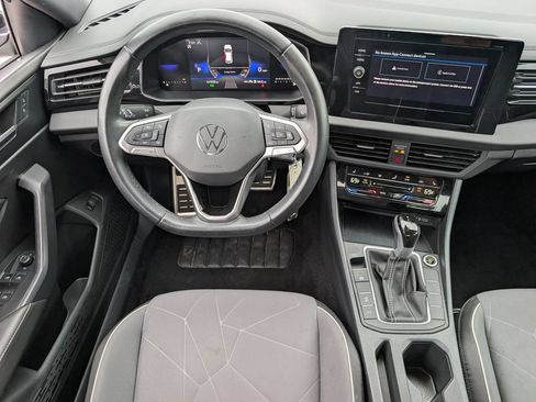 Used 2025 Volkswagen Jetta Sport FWD image 9