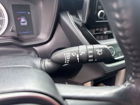 Used 2022 Toyota Corolla Cross LE AWD/4WD image 37