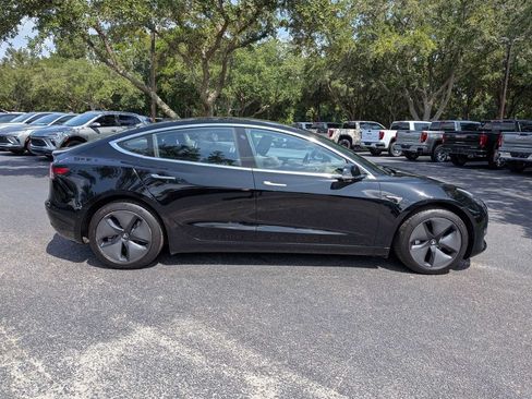 Used 2018 Tesla Model 3 Mid Range RWD image 4