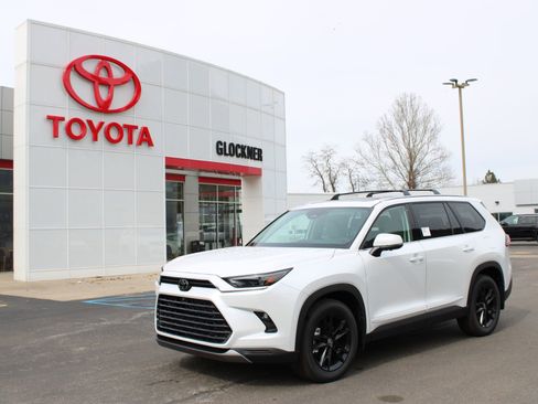New 2026 Toyota Grand Highlander Platinum image 2