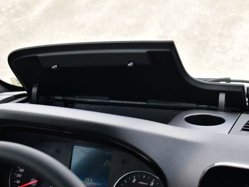 New 2025 Mercedes-Benz Sprinter 2500 image 24