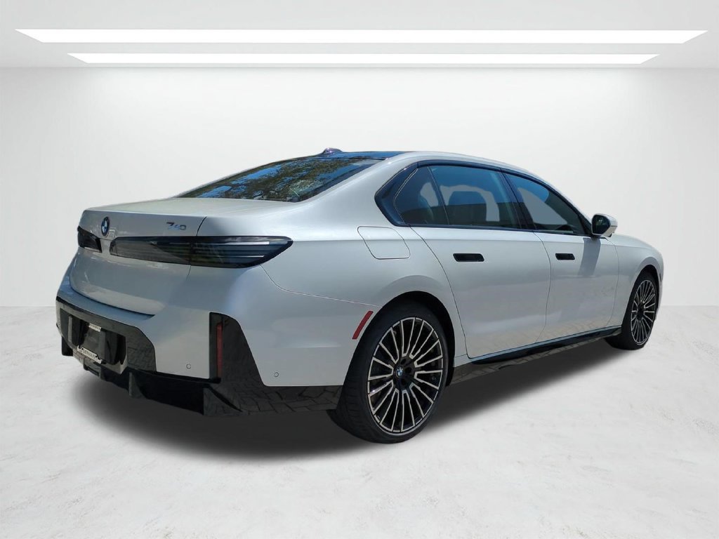 New 2027 BMW 740i w/ M Sport Package RWD image 4