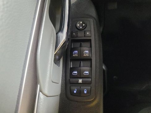 Used 2022 RAM 1500 Classic SLT image 27