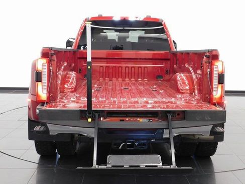Used 2025 Ford F450 Lariat image 23