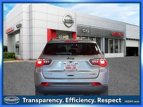 Used 2022 Jeep Compass Latitude AWD/4WD image 7