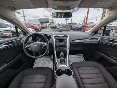 Used 2016 Ford Fusion SE image 19