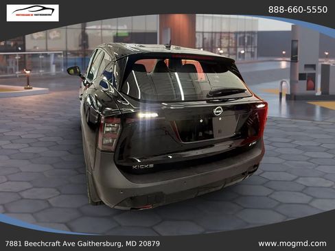 Used 2025 Nissan Kicks S AWD/4WD image 11