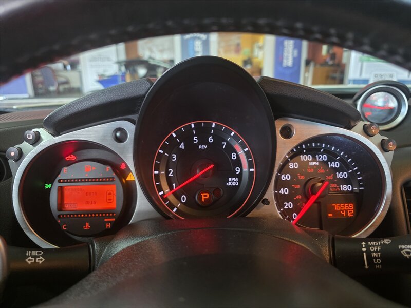 Used 2015 Nissan 370Z Touring Sport RWD image 20