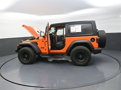 Used 2025 Jeep Wrangler Sport image 34