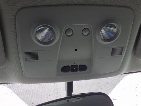 Used 2017 Chevrolet Traverse Premier image 17