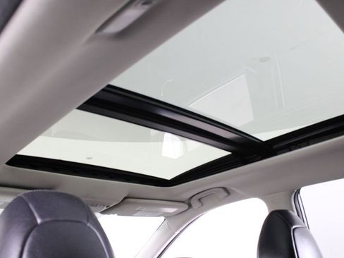 Used 2015 Nissan Rogue S image 22