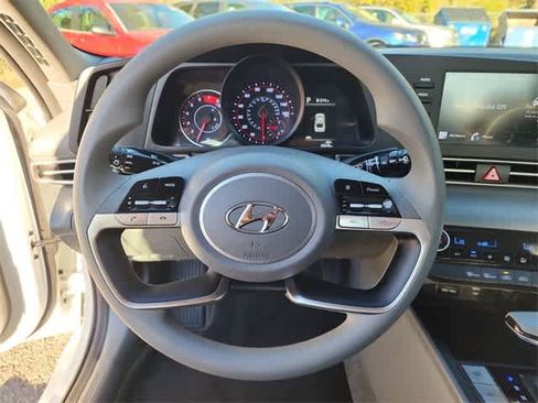 Used 2022 Hyundai Elantra SEL w/ Cargo Package image 20