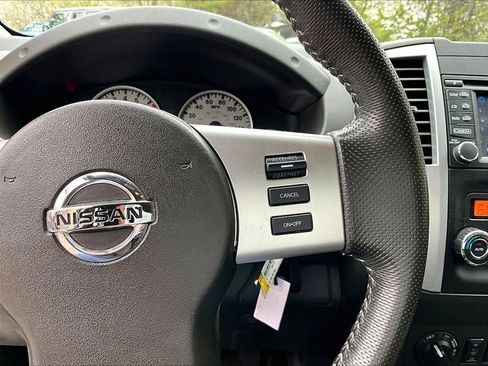 Used 2015 Nissan Frontier PRO-4X AWD/4WD image 18