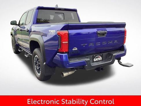Used 2025 Toyota Tacoma TRD Off-Road w/ TRD Off Road Upgrade Package AWD/4WD image 9