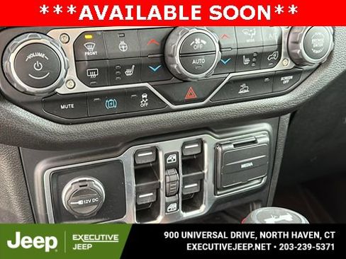 Used 2024 Jeep Wrangler Unlimited w/ Convenience Group image 16