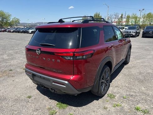 New 2026 Nissan Pathfinder SL w/ SL Premium Package AWD/4WD image 5