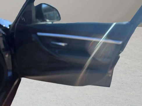 Used 2017 BMW 330i xDrive Sedan image 9