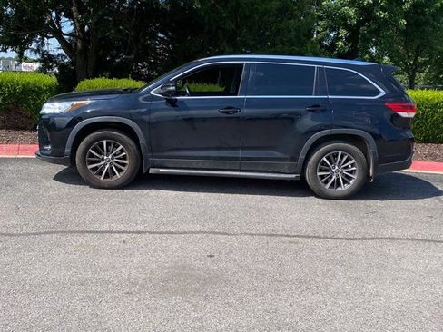Used 2019 Toyota Highlander XLE FWD image 8