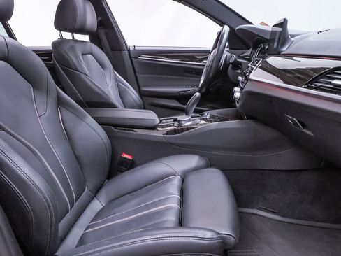 Used 2019 BMW 540i w/ M Sport Package image 14