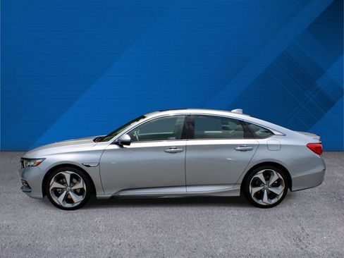 Used 2018 Honda Accord Touring image 6