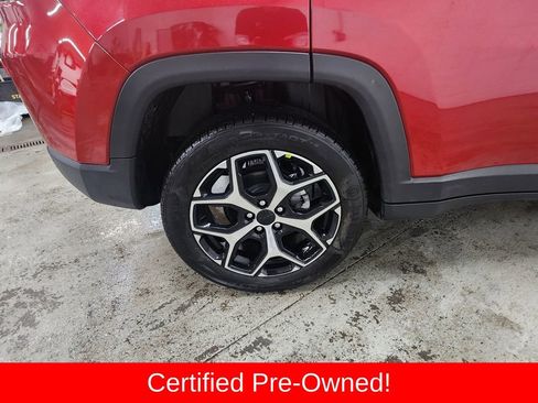 Certified 2025 Jeep Compass Limited image 45