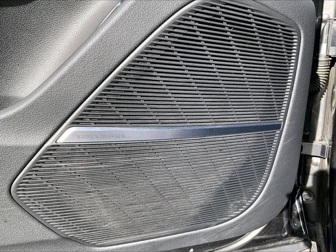 Used 2020 Audi RS Q8 w/ Carbon Optic Package image 39