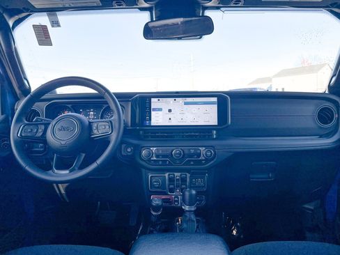 Used 2024 Jeep Wrangler Unlimited Rubicon image 26