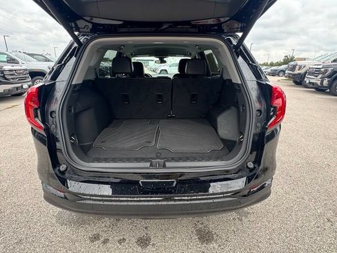 Used 2022 GMC Terrain SLT w/ Elevation Edition FWD image 4