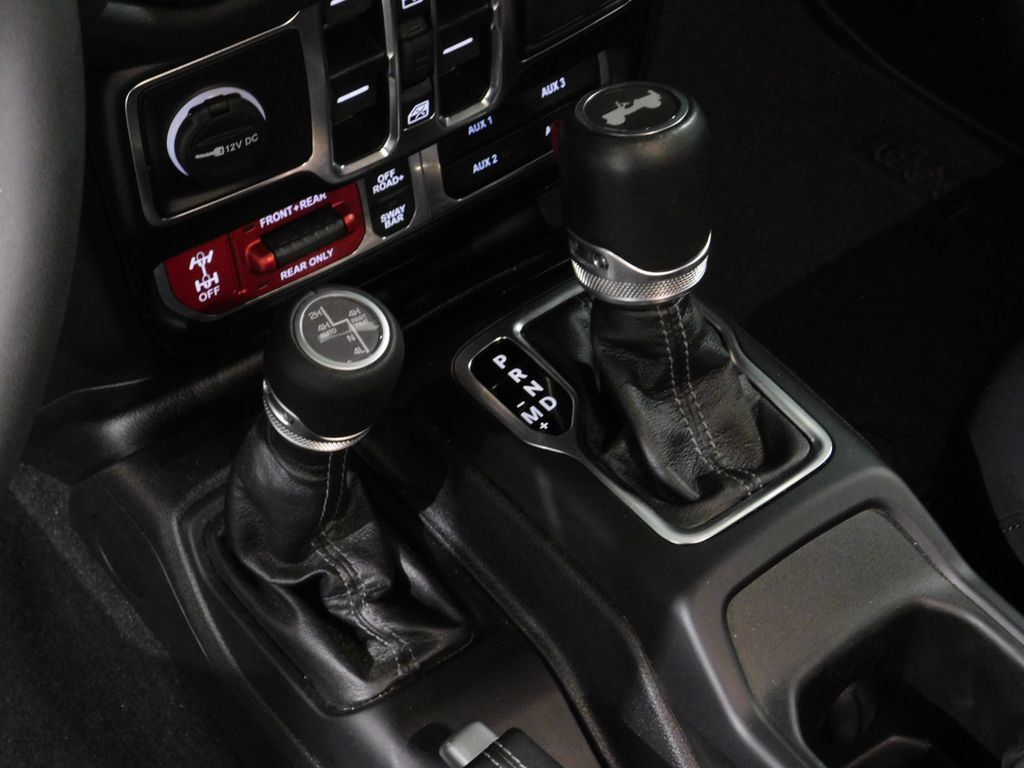 Used 2024 Jeep Wrangler Unlimited Rubicon AWD/4WD image 53