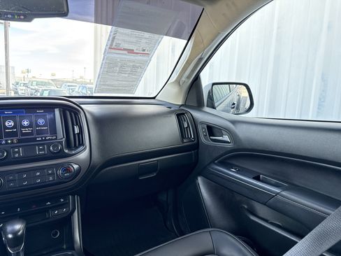 Used 2022 GMC Canyon AT4 image 21