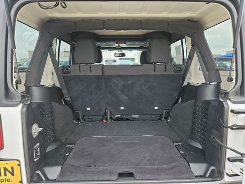 Used 2018 Jeep Wrangler Unlimited Sport S image 23