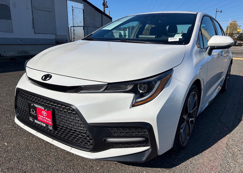 Certified 2022 Toyota Corolla XSE FWD image 1