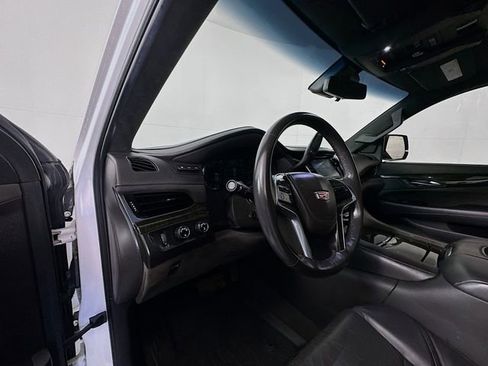 Used 2019 Cadillac Escalade ESV Platinum AWD/4WD image 9