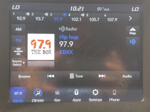 Used 2021 Jeep Renegade Latitude FWD image 25