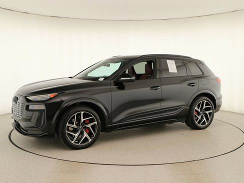 Certified 2025 Audi SQ6 e-tron Premium Plus w/ Premium Plus AWD/4WD image 13
