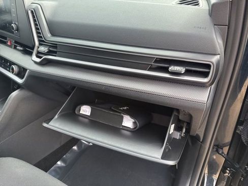 Used 2025 Kia Sportage LX image 53