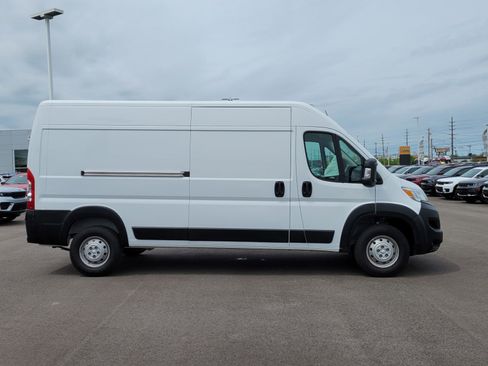 New 2024 RAM ProMaster 3500 w/ Cold Weather Group image 4