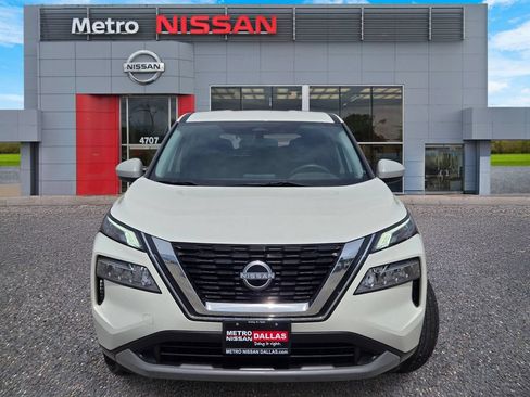 Certified 2023 Nissan Rogue SV FWD image 2