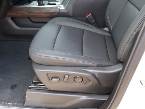 New 2026 GMC Sierra 1500 SLT w/ SLT Premium Package image 8