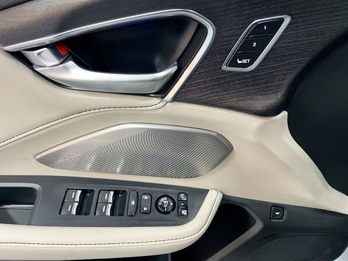 Used 2025 Acura RDX SH-AWD w/ Advance Package image 18