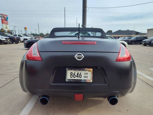 Used 2015 Nissan 370Z Roadster RWD image 40