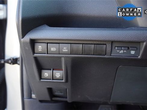 Used 2025 Toyota Sienna XSE w/ XSE Premium Package image 25