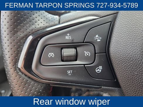 Used 2025 Chevrolet Trax RS w/ Sunroof Package FWD image 33