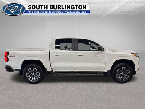 Used 2025 Chevrolet Colorado Z71 w/ Technology Package AWD/4WD image 6