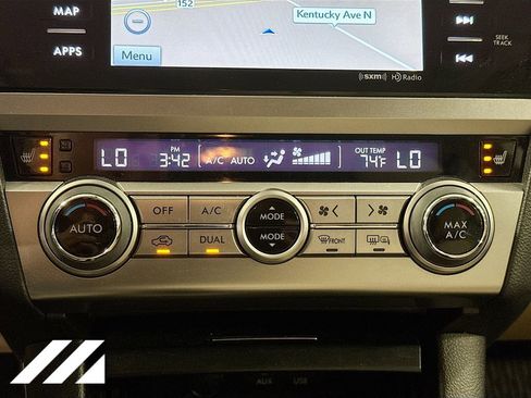 Used 2017 Subaru Outback 2.5i Limited AWD/4WD image 18