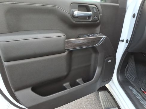 Used 2020 Chevrolet Silverado 1500 LTZ w/ LTZ Premium Package AWD/4WD image 12
