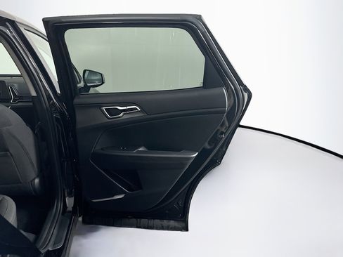 Used 2025 Kia Sportage LX FWD image 29