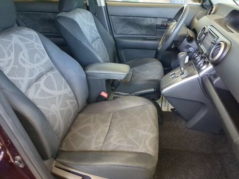 Used 2014 Scion xB FWD image 22