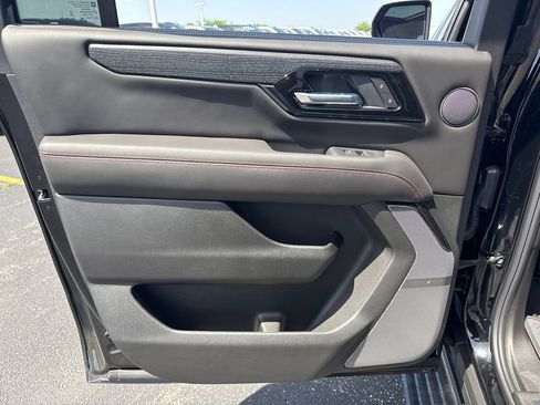 New 2026 GMC Yukon XL AT4 Ultimate AWD/4WD image 32